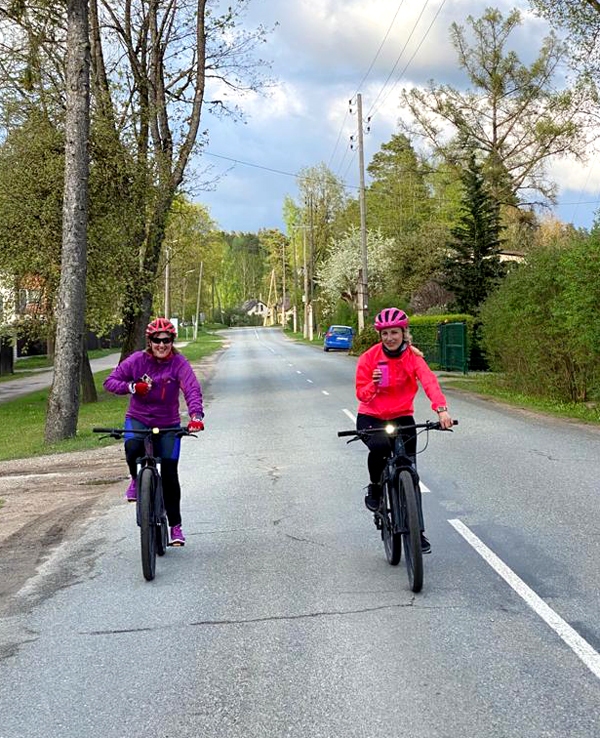 Riteņbraukšana ir viens no Daigas Skujas (pa kreisi) hobijiem.
Autors: no D. Skujas personiskā arhīva.