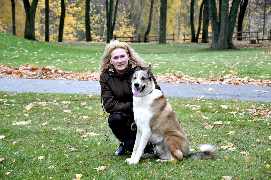 Iveta Slavīte kopā ar Rio dodas pastaigās pa Pilskalna parku.
Autors: Ivars Bogdanovs