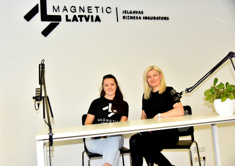 Šoruden ar jauno pirmsinkubācijas grupu darbosies Agnese Oļševska (no labās) un Madara Zemke.
Autors: Uldis Varnevičs