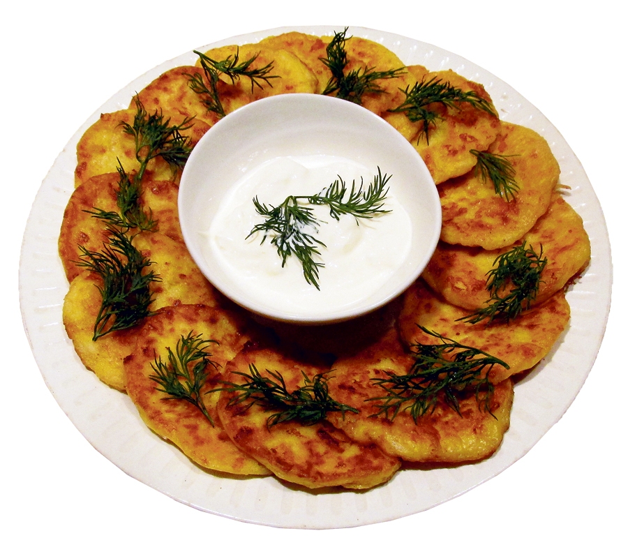 Saulainās kabaču un ķirbju pankūkas.