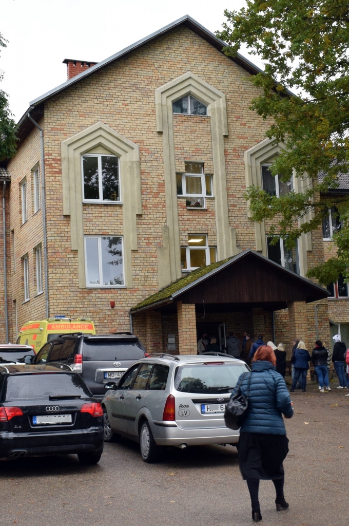 Rīt, 13.novembrī, jau no rīta gaida iedzīvotājus Vecumnieku veselības centrā uz vakcināciju 