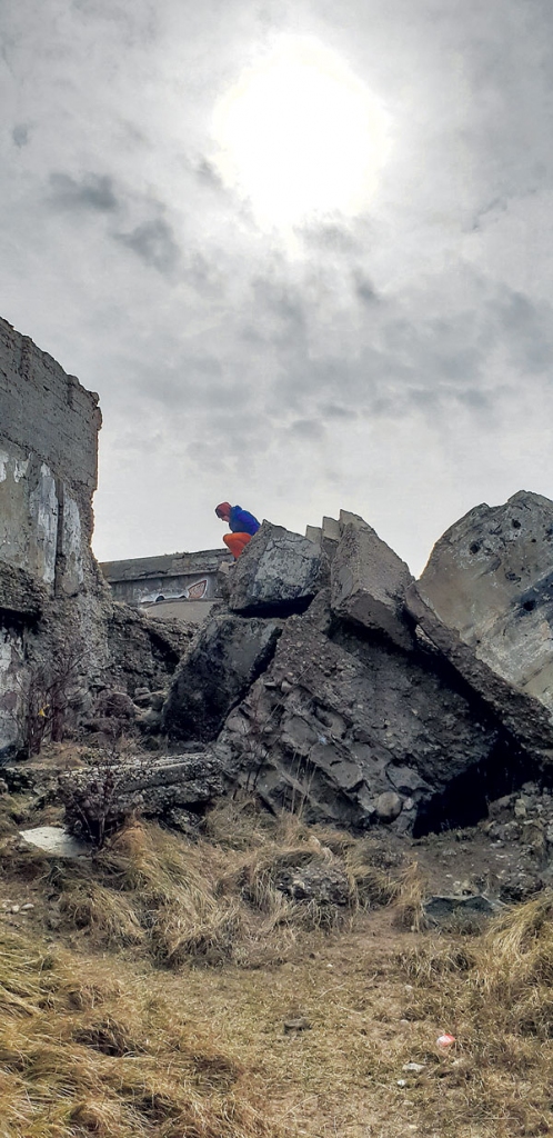 Katrs bērns, kas alkst uzmanības un atbalsta, nav tikai viņa vecāku, bet visas sabiedrības atbildība. Jūtot pieņemšanu un atrodot uzticības personu, viņš var izvairīties no nelāgām vietām un kompānijām, kas var novest pie sabojātas dzīves sev un citiem.
Autors: Ilze Šķietniece