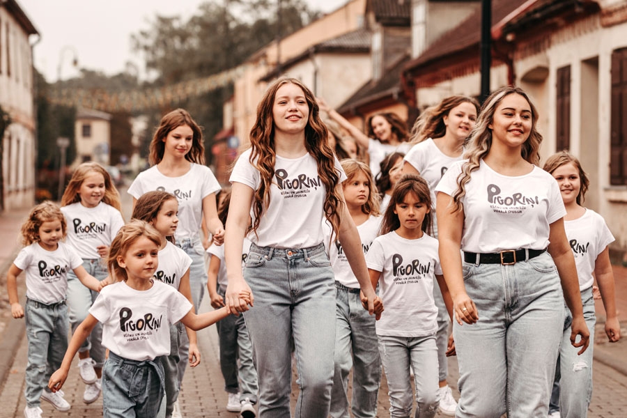 «Pigoriņi» 29. novembrī Bauskas kultūras centrā prezentēs savu otro albumu «Pigoriņi pigorojas».
Autors: VIJA BREIJERE