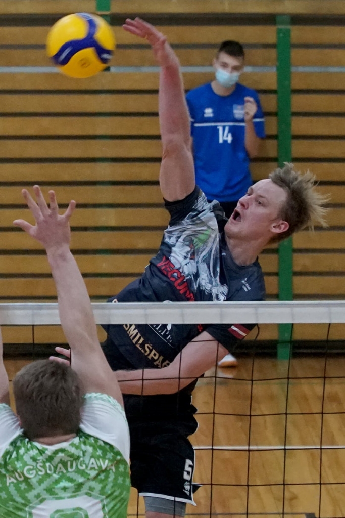 Andris Zadovskis arī šajā sezonā ir rezultatīvākais «Vecumnieku» vienības spēlētājs.
Autors: no volejbola komandas «Augšdaugava» albuma.