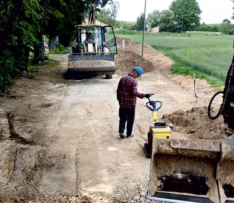 Ūdensvada un kanalizācijas ierīkošanas darbu gaita Bauskas novada Mežotnes pagasta Jumpravu ciemā.
Autors: no SIA «Siltumkomforts» arhīva.