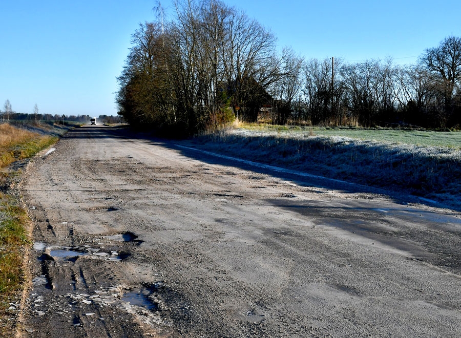 Vecumnieku apvienības diskusijā galvenais akcents bija uz neapmierinošo ceļu stāvokli, kā arī uz vēlmi pieprasīt, lai arī no valsts puses vairāk iegulda asfaltēto ceļu izbūvēšanā.
Autors: no «Bauskas Dzīves» arhīva.