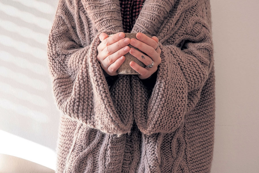 Rudens un ziema nav iedomājami bez mīksta vilnas džempera vai jakas. Apģērbi ar vilnas sastāvu ir lielisks ieguldījums, jo tie var kalpot pat gadiem ilgi, taču ar nosacījumu, ka par tiem rūpējas pareizi.
Autors: no unsplash.com.