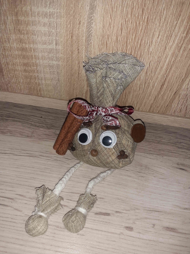 Iecavas vidusskolas SMU «Our Aromatic» piedāvā iegādāties aromātisku mājas gariņu.
Autors: no jalatvija.lv/kataloga.