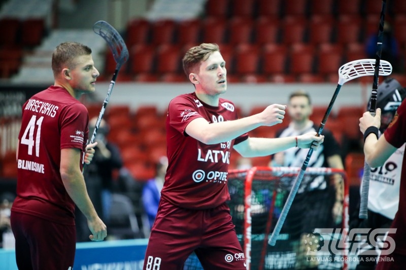 Rolands Kovaļevskis šī gada Pasaules čempionātā florbolā guvis divus vārtus un iedevis divas rezultatīvas piespēles.
Autors: no floorball.lv.