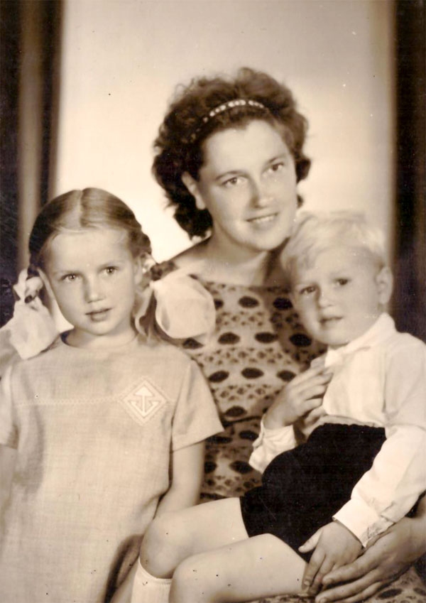 Ar bērniem Ingu un Igoru.
Autors: no jubilāres personiskā albuma.