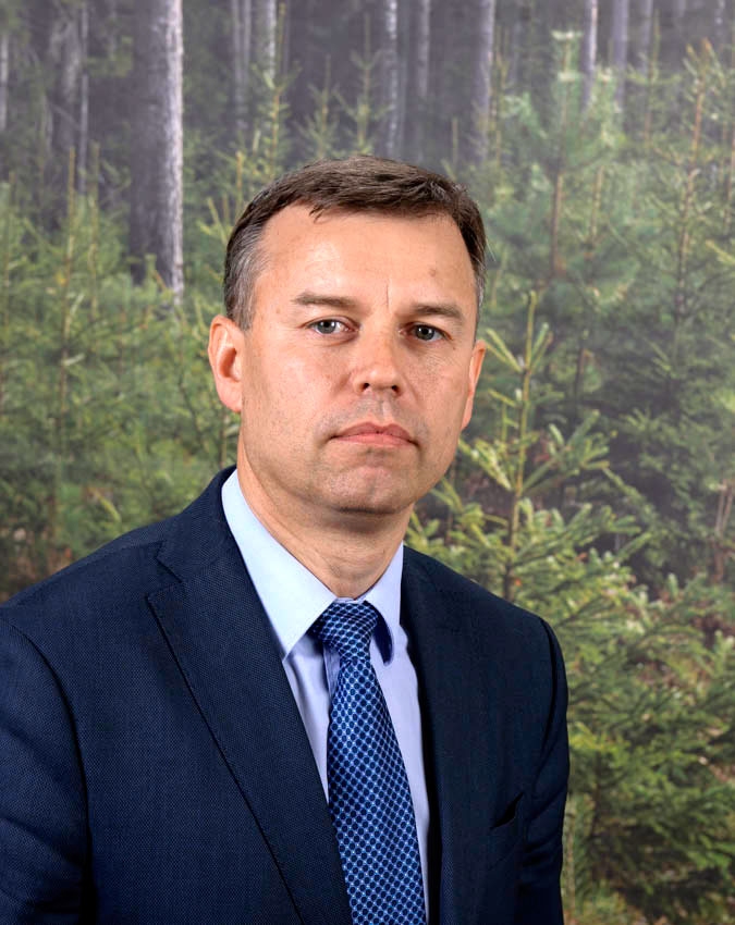 Edmunds Linde, akciju sabiedrības «Latvijas Valsts meži» mežkopības plānošanas vadītājs: 
«Atkritumi un mežs nav savienojami jēdzieni. Diemžēl Latvijā ir izveidojusies ļoti slikta tradīcija, no kuras mums visiem spēkiem kopīgi jātiek vaļā.»
Autors: no personiskā arhīva.