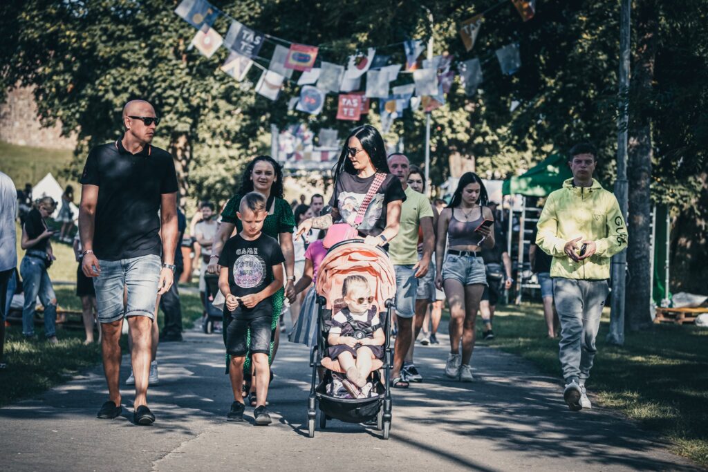 Autors: Mareks Gaļinovskis 