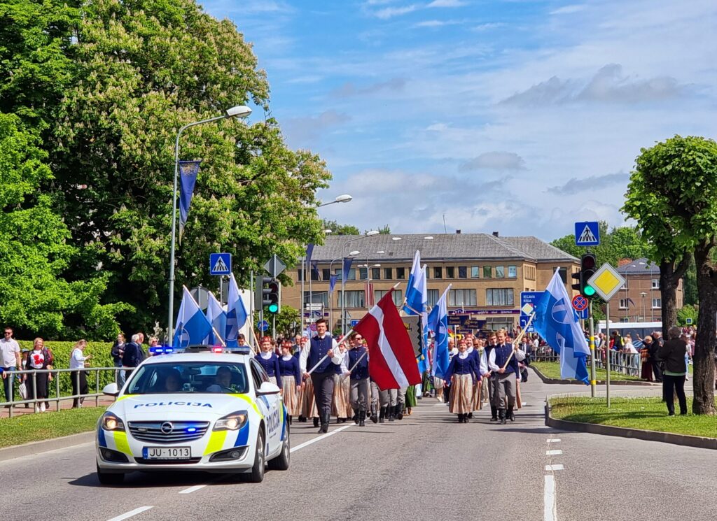 Autors: www.bauskasdzive.lv