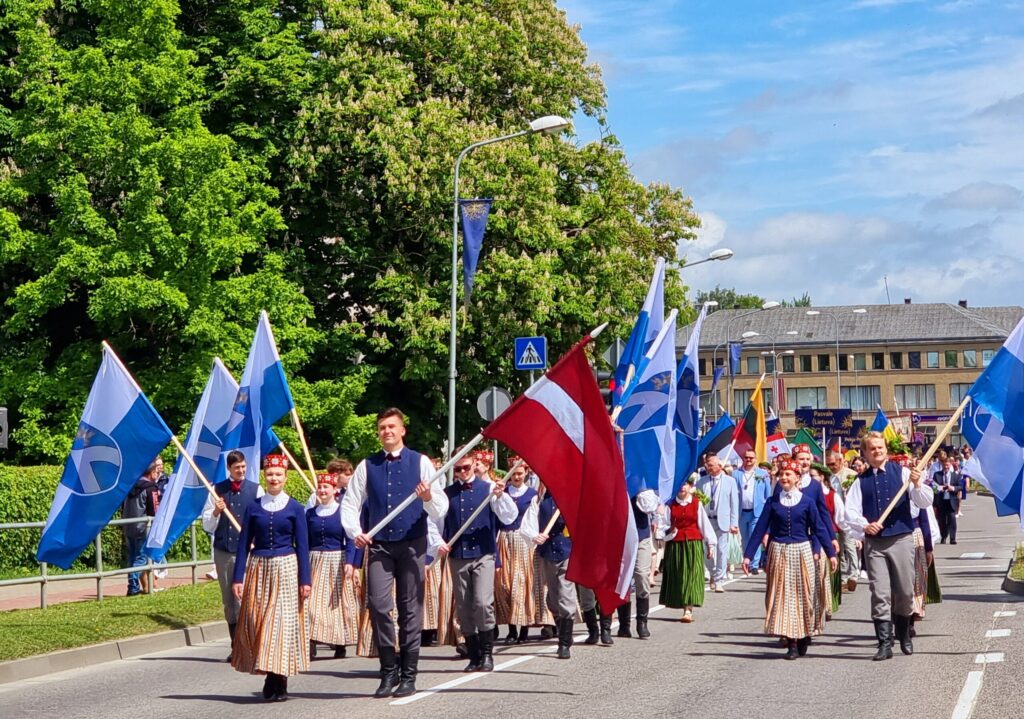 Autors: www.bauskasdzive.lv