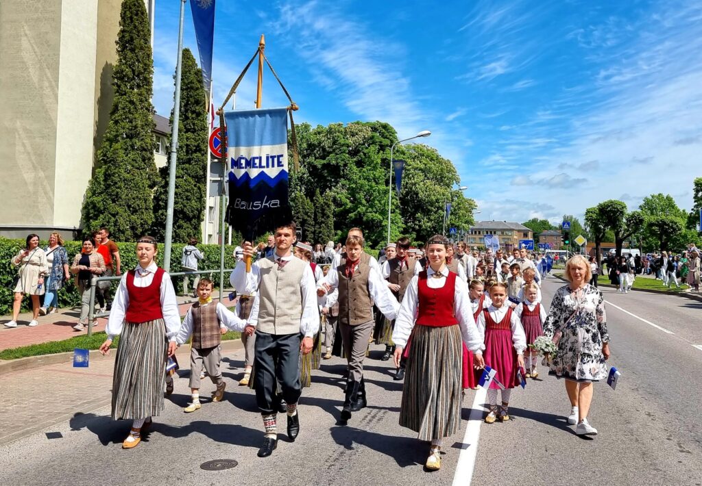 Autors: www.bauskasdzive.lv