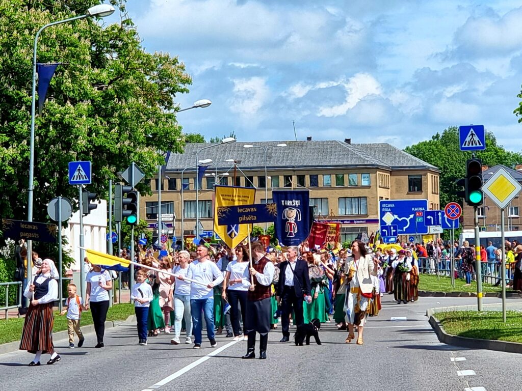 Autors: www.bauskasdzive.lv