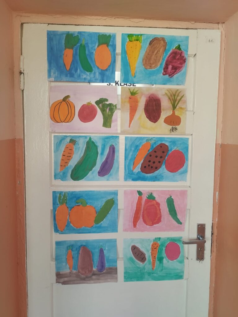 Autors: No skolas albuma.