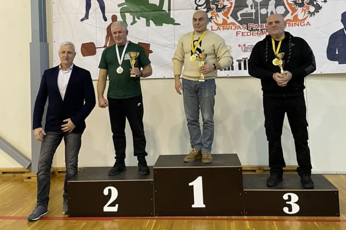 Autors: Foto no Latvijas Pauerliftinga federācijas albuma. 