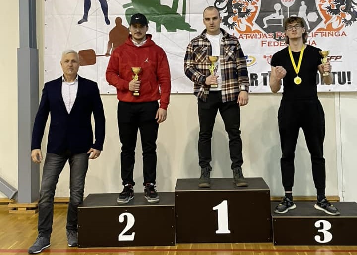 Autors: Foto no Latvijas Pauerliftinga federācijas albuma. 