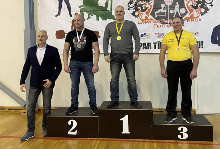 Autors: Foto no Latvijas Pauerliftinga federācijas albuma. 