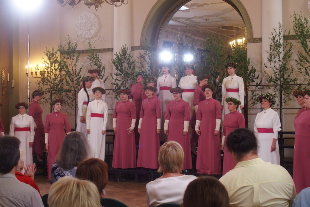 Koris "Via Stella" no Vecumniekiem Latviešu biedrības namā.
Autors: Ingrīda Punka