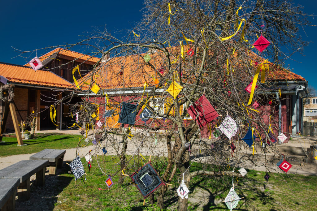 Svētku rotā noformēta Jelgava.