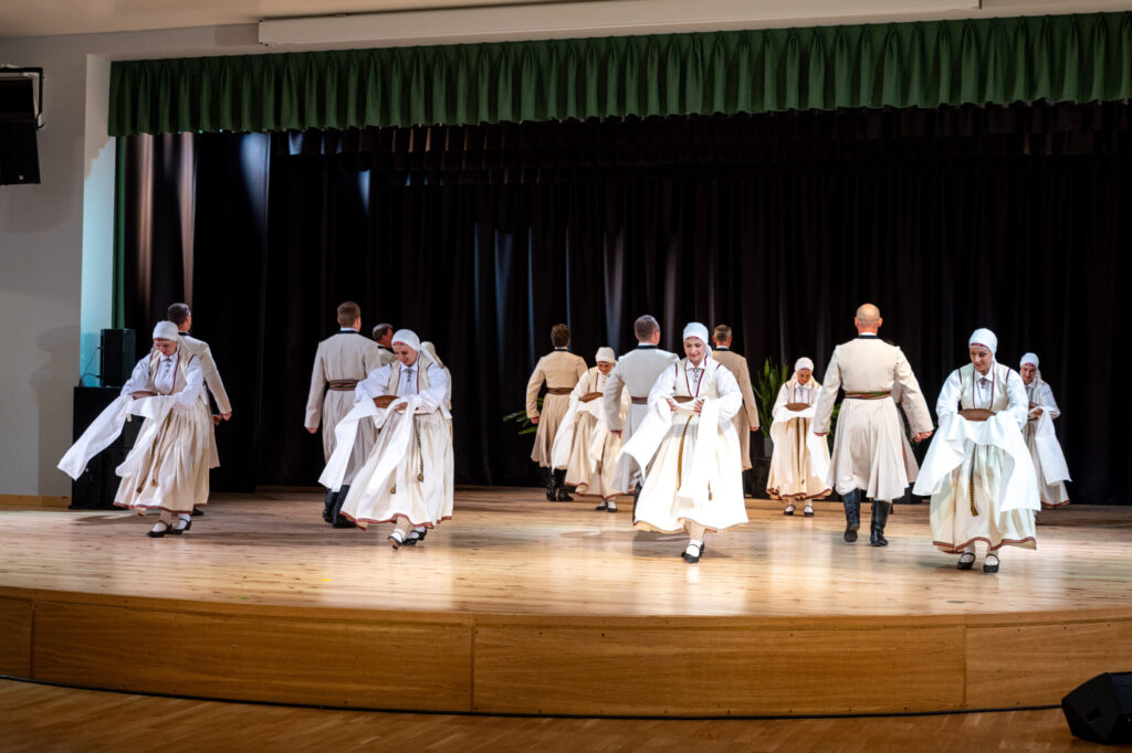 Autors: www.bauskasdzive.lv