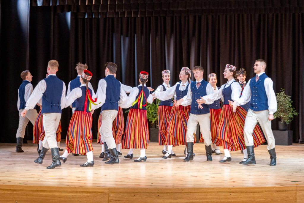 Autors: www.bauskasdzive.lv