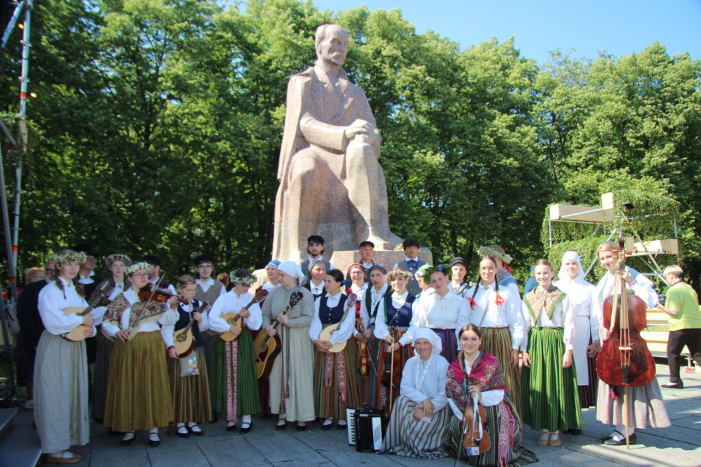 Aluksniesiem.lv raksta attēla aizvietotājs