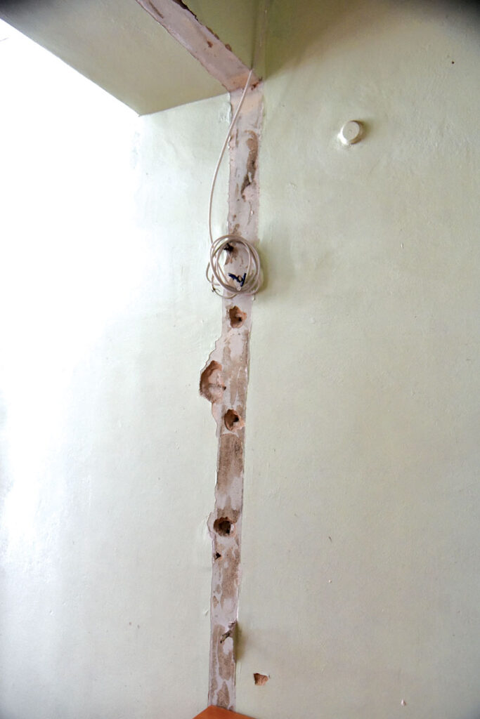 Šeit bija starpsiena. Sprādziena vilnis to izgāza pilnībā. 
Autors: Foto – Uldis Varnevičs