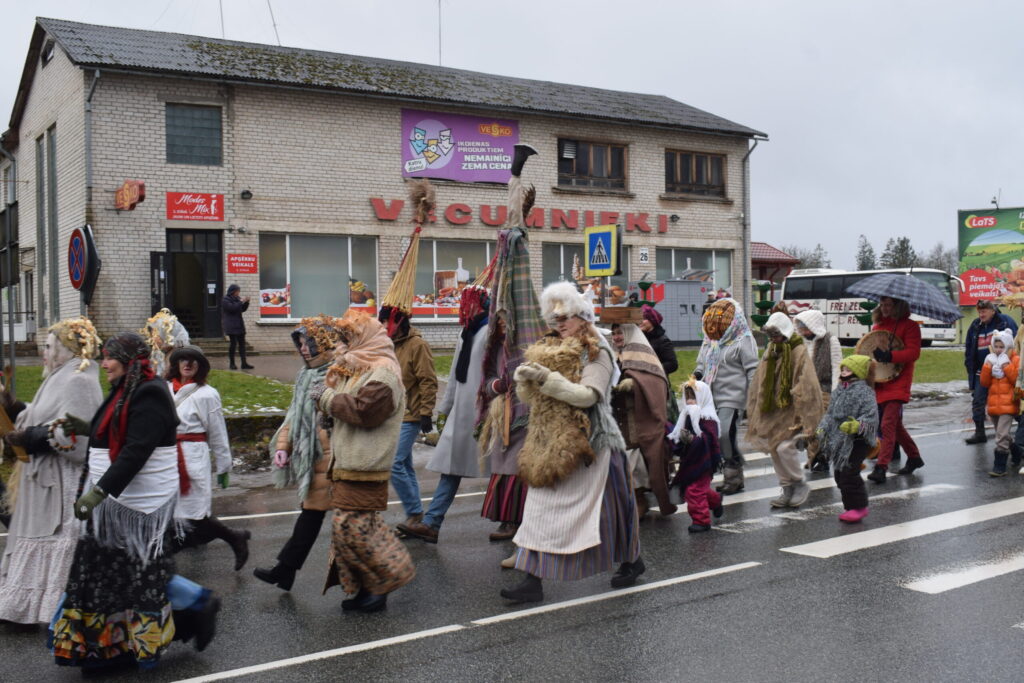 Autors: www.bauskasdzive.lv