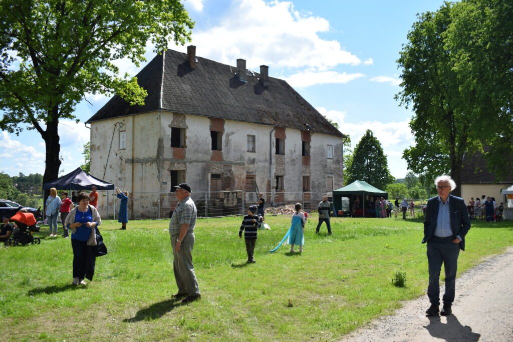 Autors: www.bauskasdzive.lv