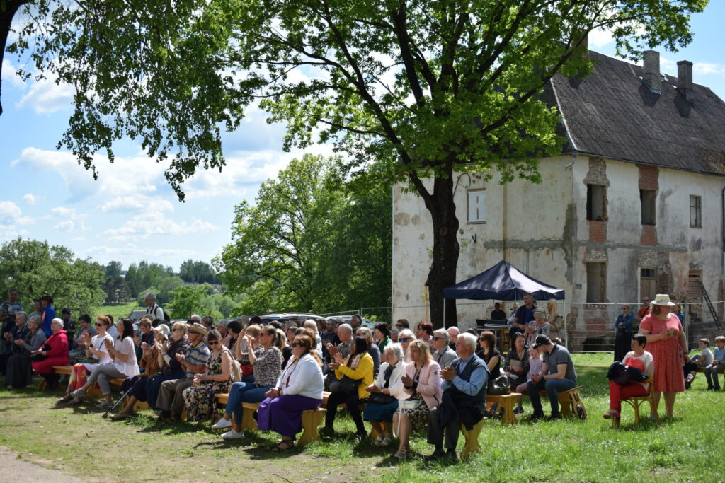 Autors: www.bauskasdzive.lv