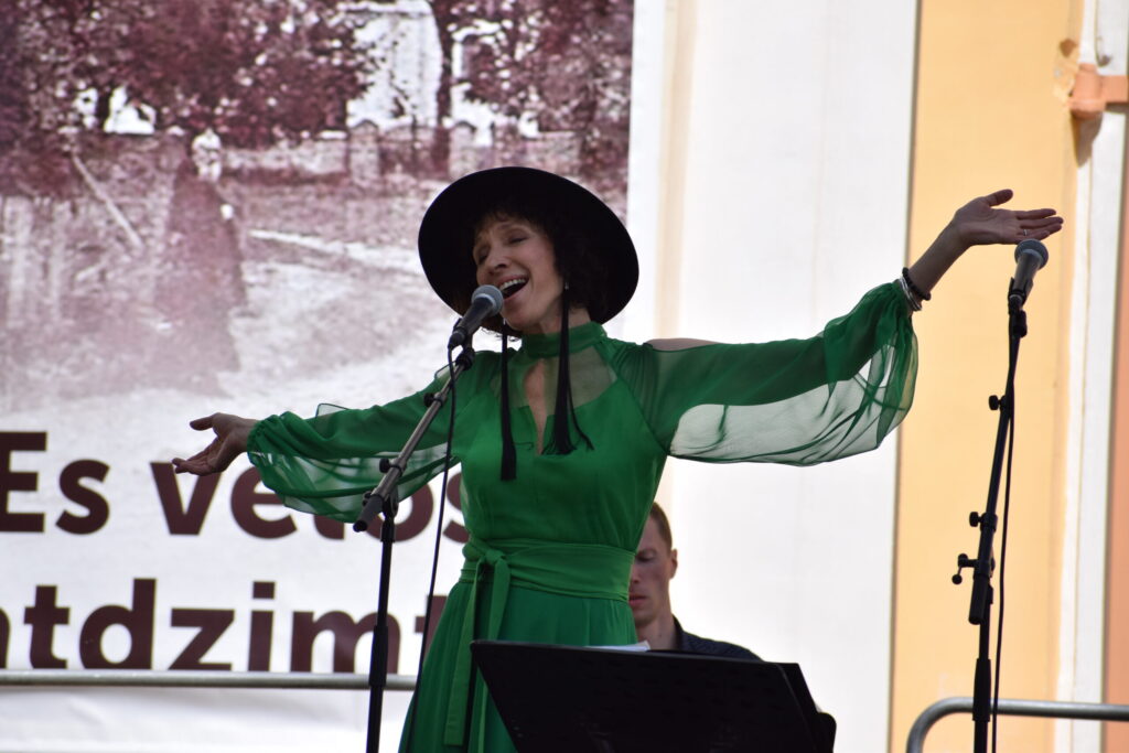 Autors: www.bauskasdzive.lv