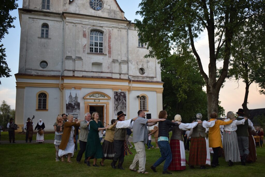 Autors: www.bauskasdzive.lv