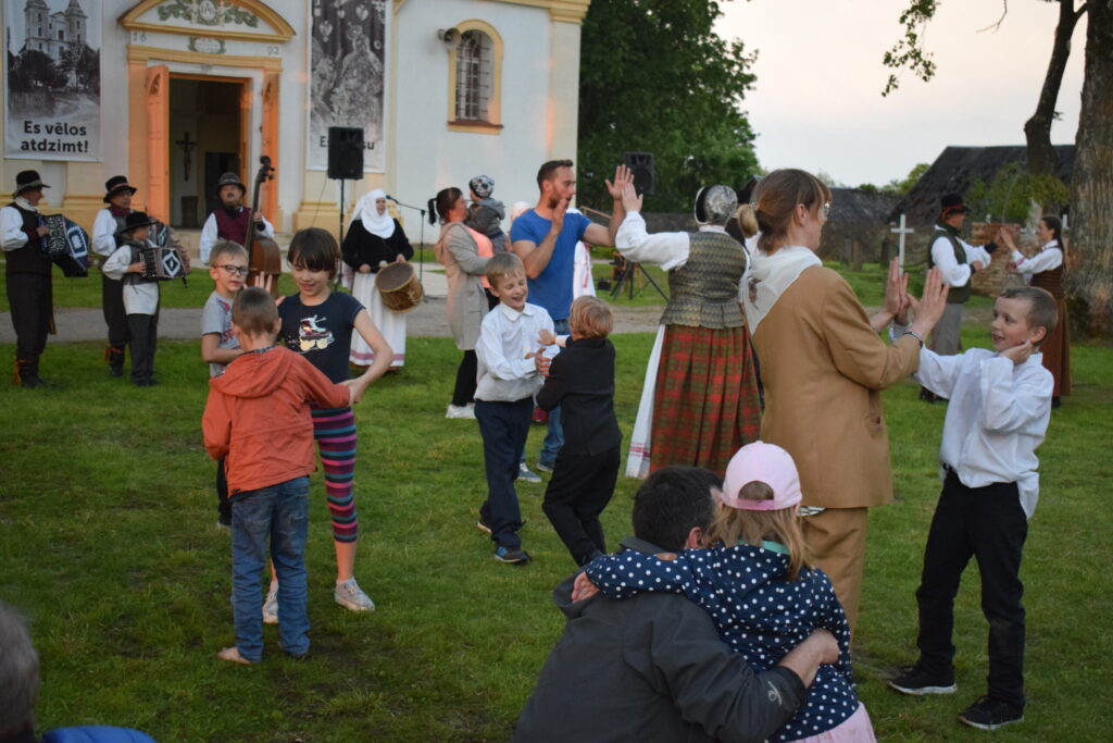 Autors: www.bauskasdzive.lv