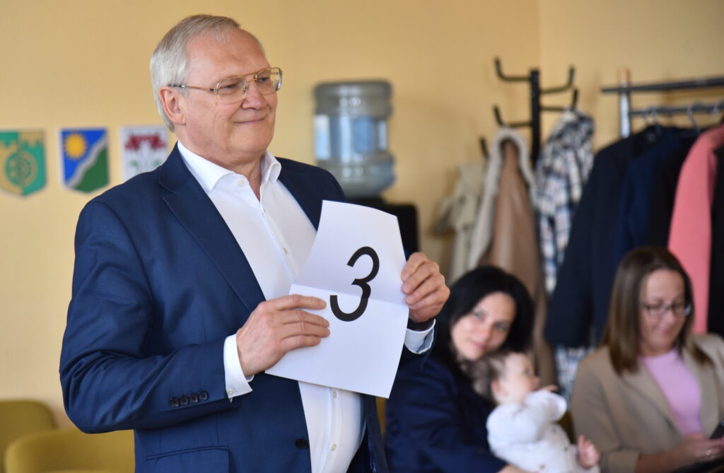 Bauskas novada domes priekšsēdētājs NA izlozēja trešo kārtas numuru.
Autors: Uldis Varnevičs