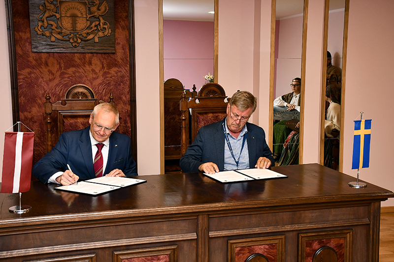 Autors: Ivars Bogdanovs