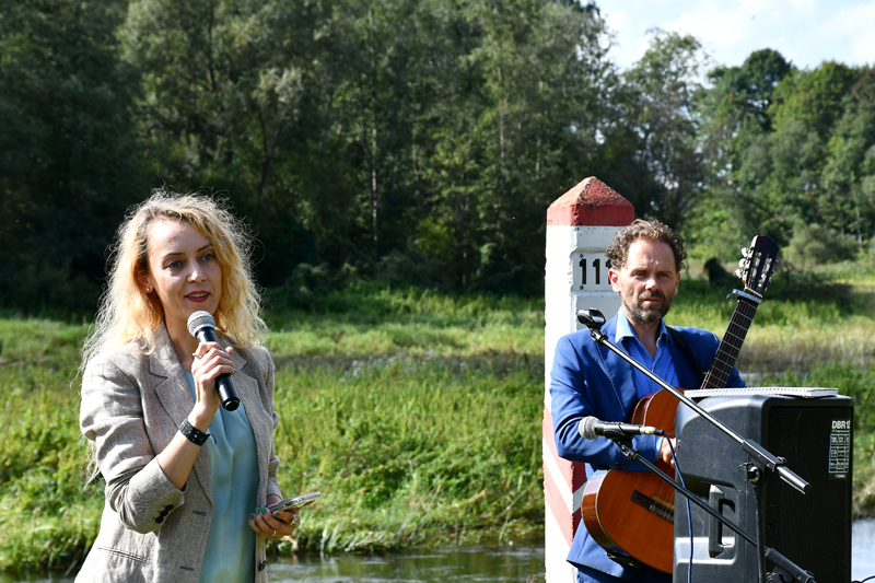 Laura Laurušaite - lietuviešu literatūrzinātniece un tulkotāja. Ar viņas tulkoto Noras Ikstenas romānu "Mātes piens" Lietuvā sākās interese par latviešu literatūru.
Autors: Ivars Bogdanovs