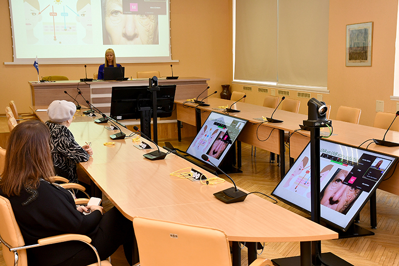 Dermatoloģe Lāsma Kalnbērza vada lekciju par ādas veselību.
Autors: Ivars Bogdanovs