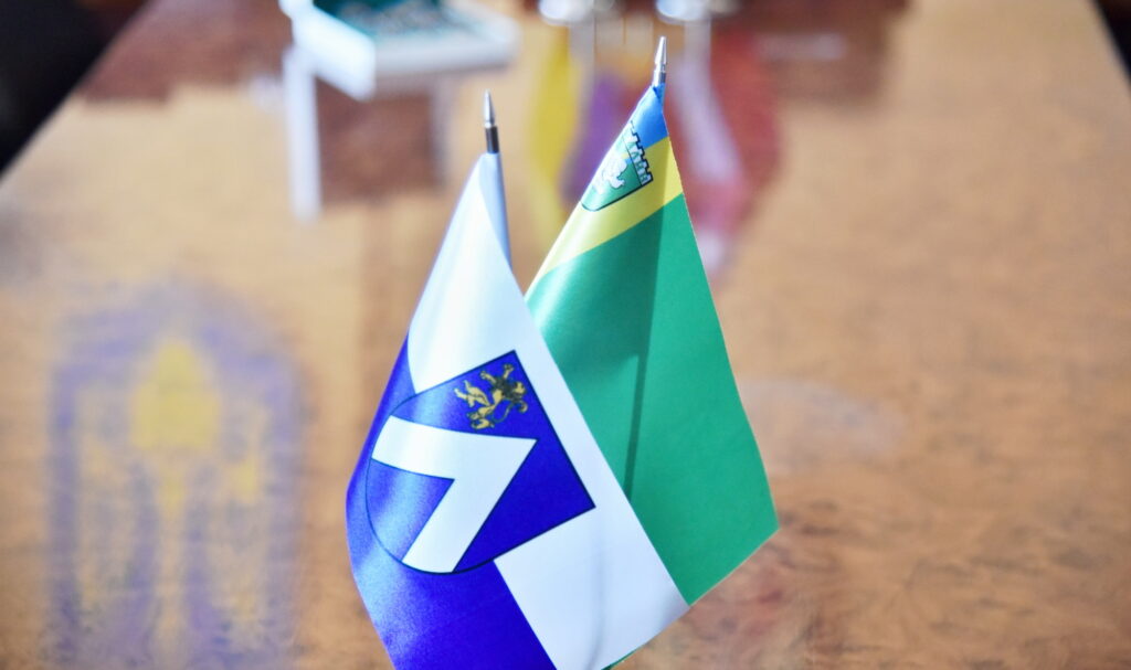 Bauskas novada un Malinas pašvaldības karodziņi.
Autors: Uldis Varnevičs