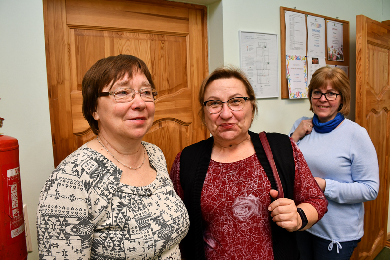 Ķīmijas skolotāja Brigita Igaune kopā ar kolēģēm.
Autors: Ivars Bogdanovs