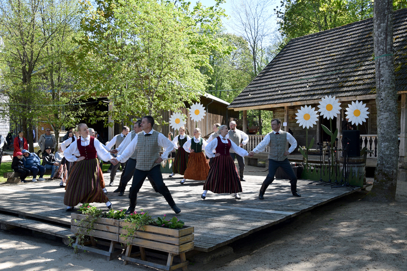 Autors: Māris Krūmiņš