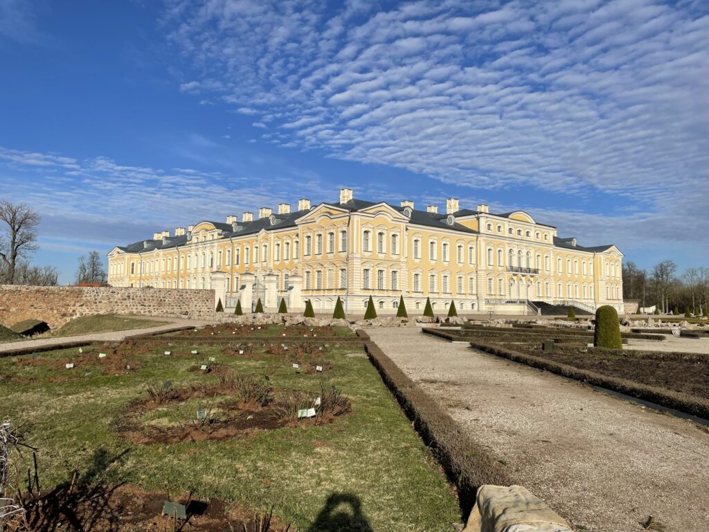 Autors: www.bauskasdzive.lv