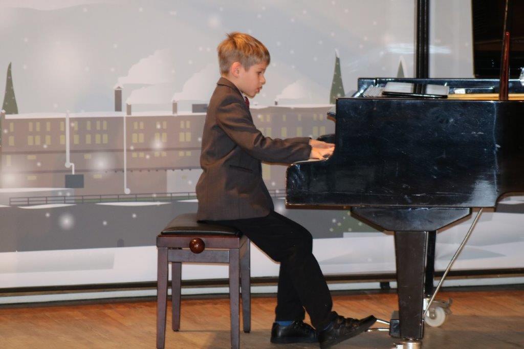 Autors: Ainārs Pastors/Mūzikas un mākslas skola