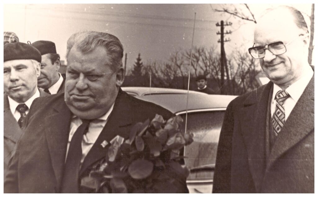 Ivars Jansons (no kreisās).
Autors: Attēls no Bauskas muzeja krājuma.