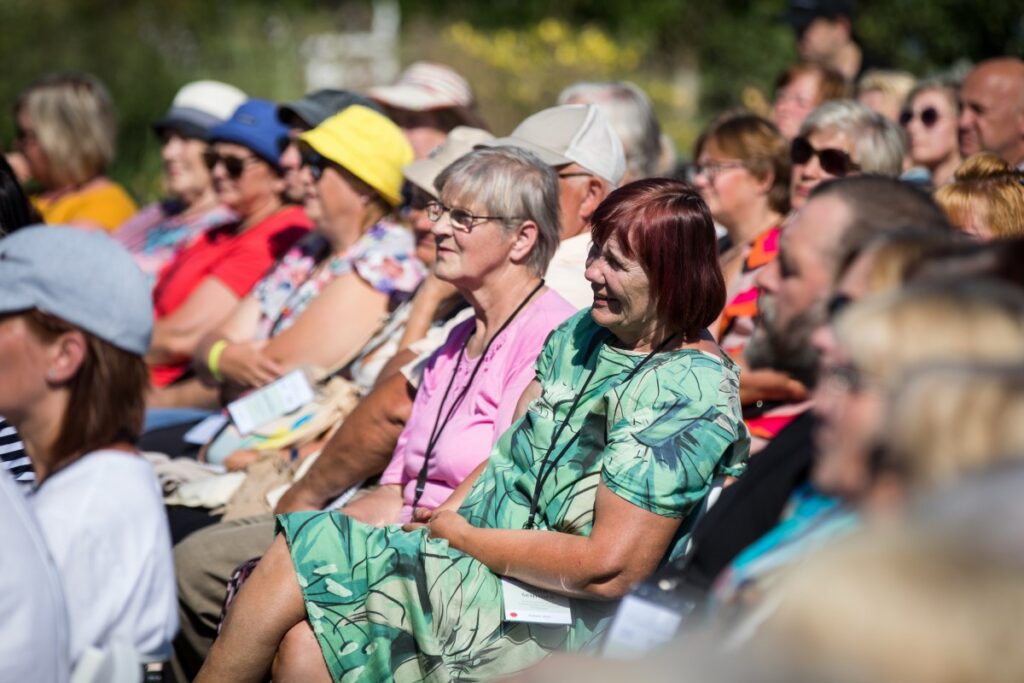 Latvijas Dārzkopības institūtā (Dobelē) lielākajā Borisa un Ināras Teterevu fonda programmas «Pats savam SAIMES GALDAM» dalībnieku sanākšanā.
Autors: Agris Šiliņš