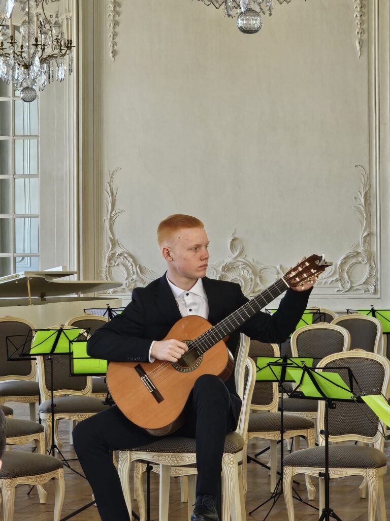 Autors: www.bauskasdzive.lv