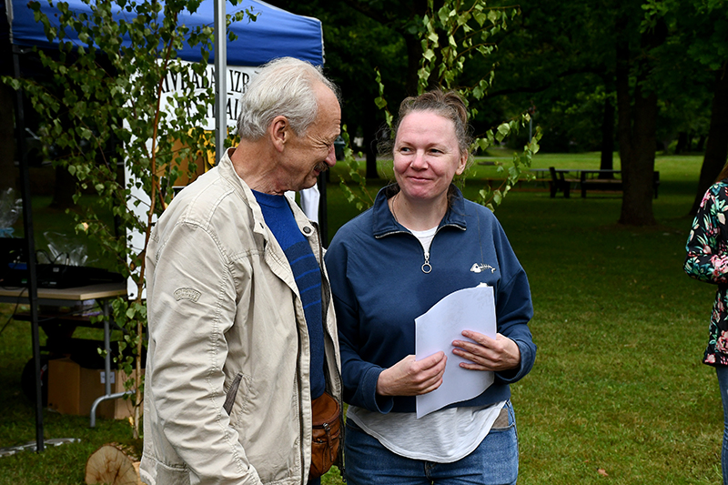 Galvenā balva Rīgas tehniskās universitātes studentu teātra "Kamertonis" aktrisei Tatjanai Solovjovai par veiksmīgu tantes Rozes atveidojumu režisores Ludmilas Stančikas veidotajā izrādē pēc T. Viljamsa "Neēdamas vakariņas".
Autors: Ivars Bogdanovs