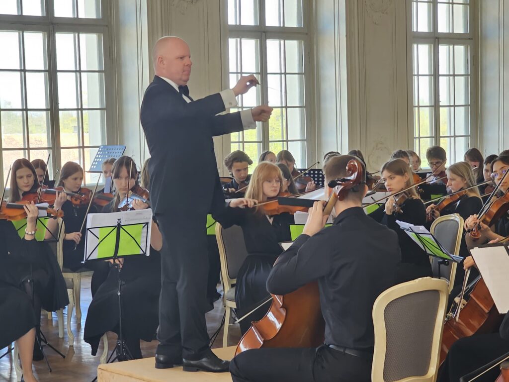 Autors: www.bauskasdzive.lv